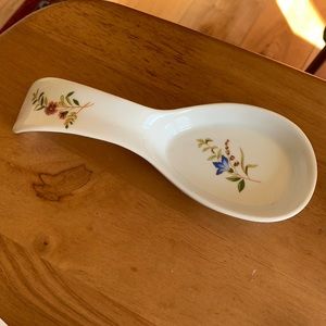 BIA Cordon Bleu Floral Spook Rest